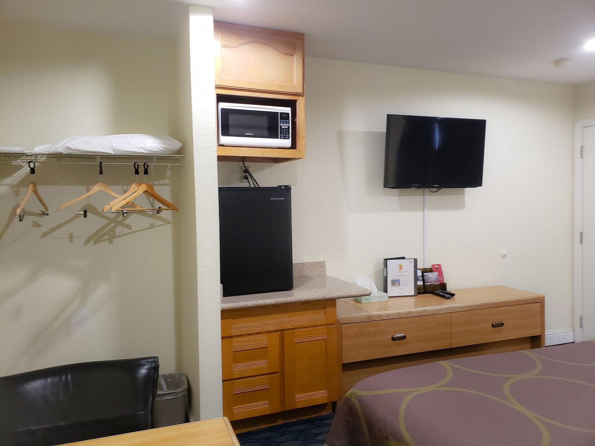 Hotel Super 8 By Wyndham Auburn Esterno foto