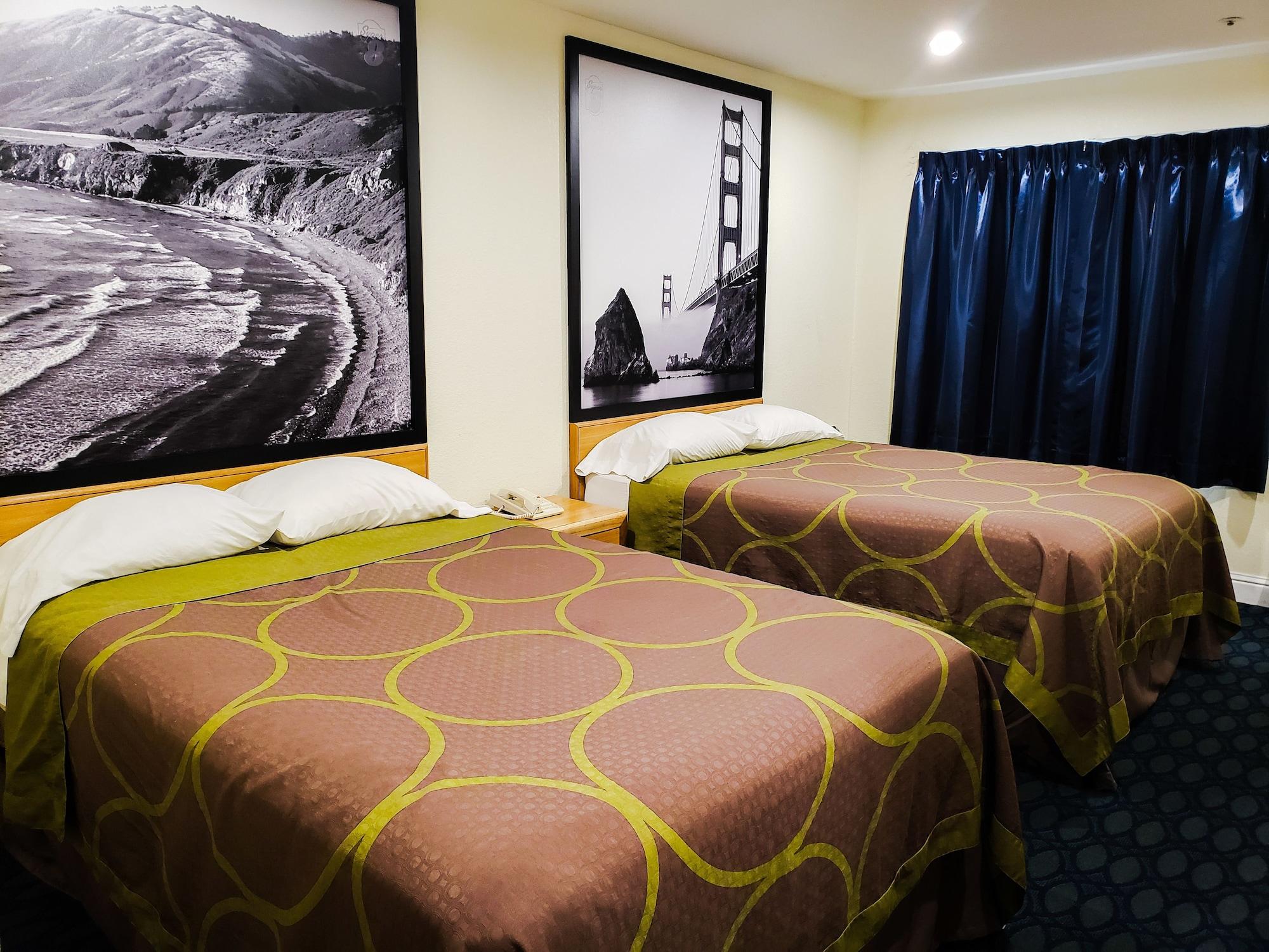 Hotel Super 8 By Wyndham Auburn Esterno foto