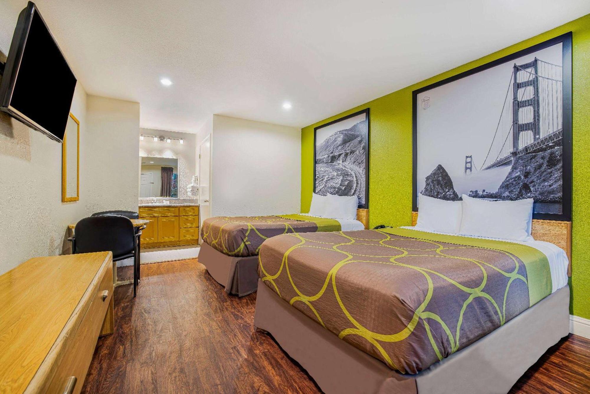 Hotel Super 8 By Wyndham Auburn Esterno foto