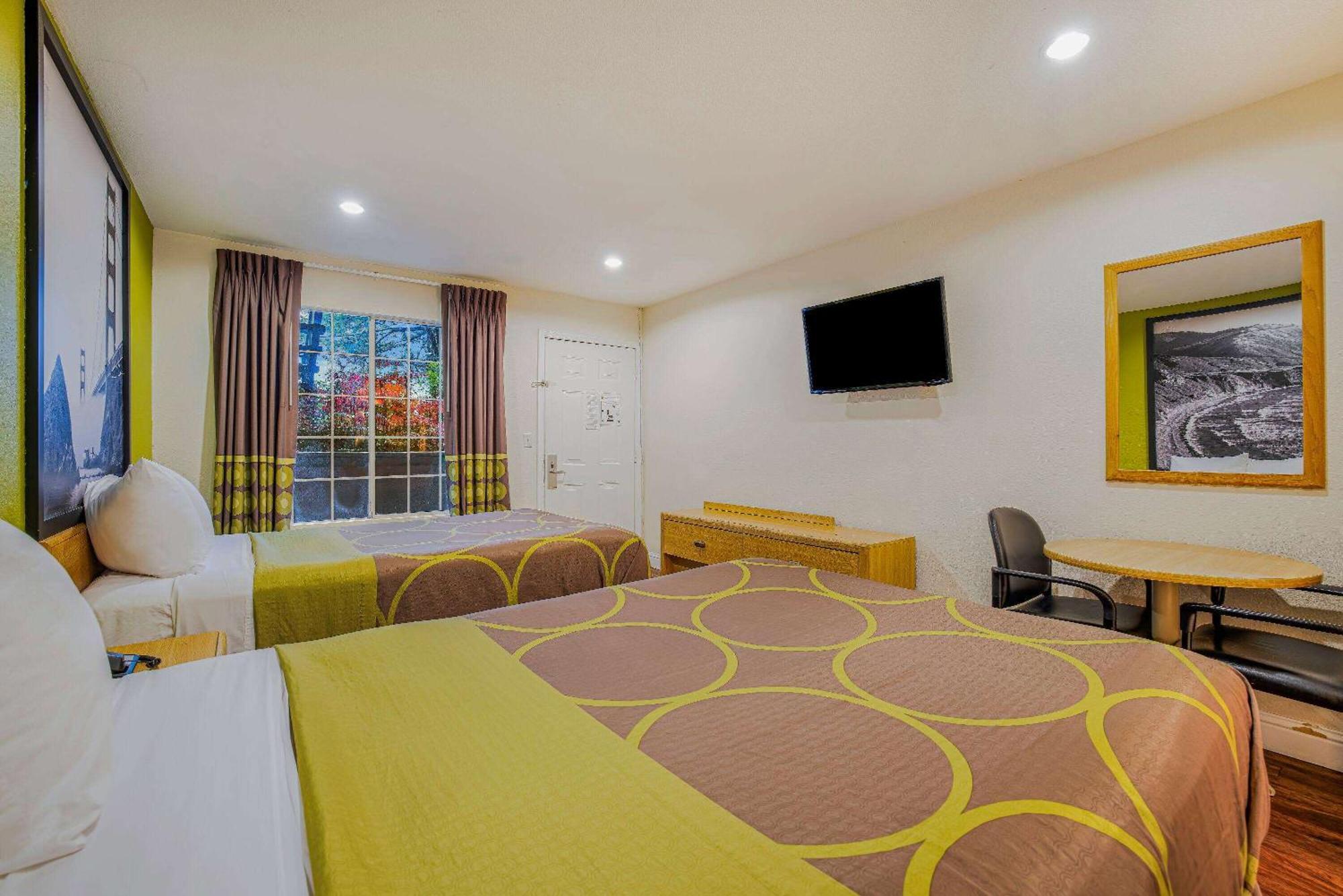 Hotel Super 8 By Wyndham Auburn Esterno foto